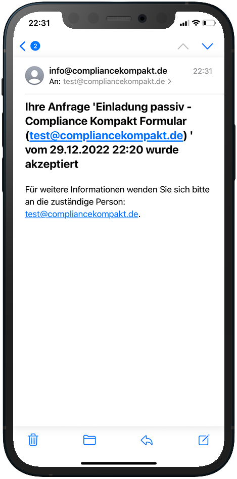 Die Genehmigung bzw. Ablehnung wird dann per Mail der anfragenden Person mitgeteilt und automatisch dokumentiert.